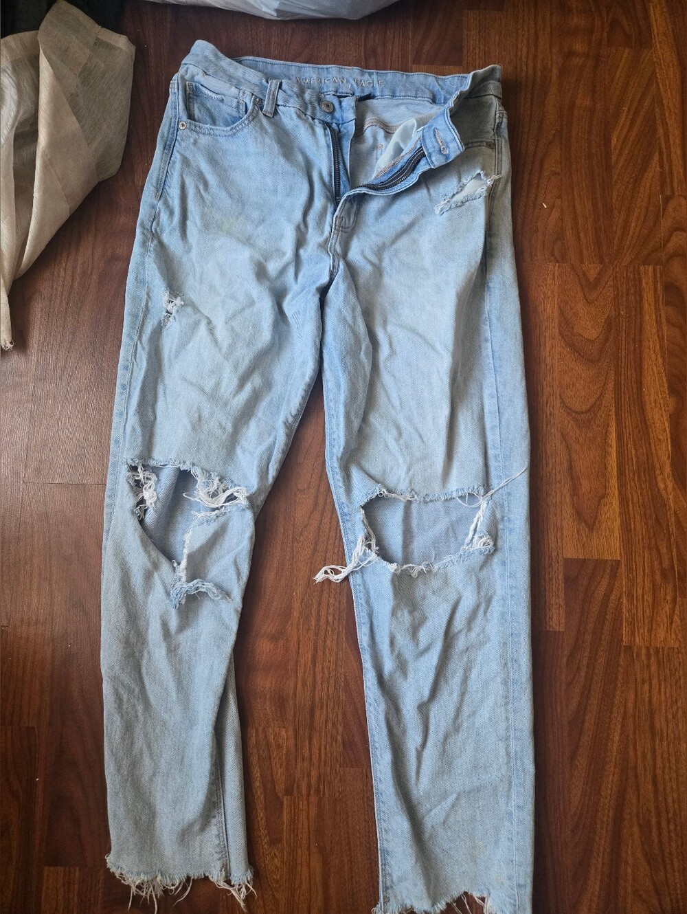 American Eagle Outfitters Light Blue Cropped Distressed Jeans